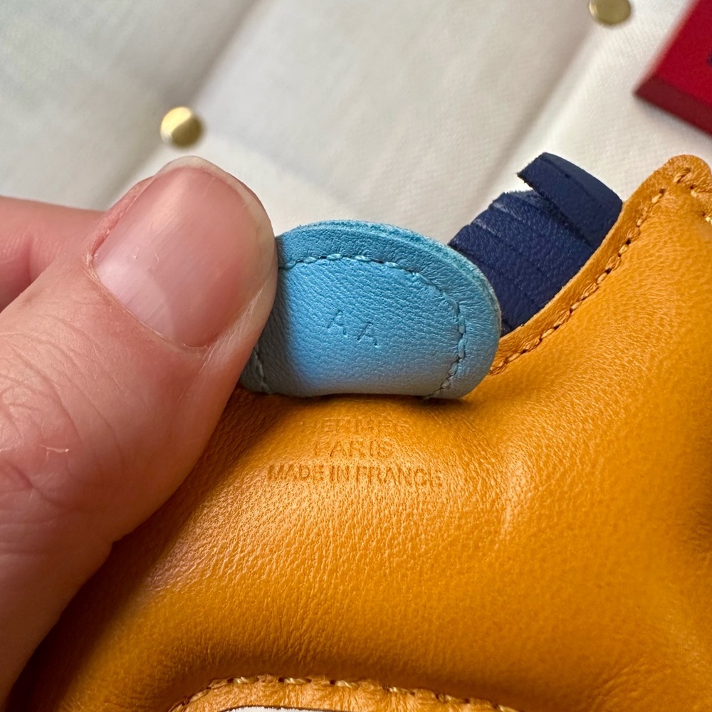Hermes Rodeo PM Agneau Milo Brown
Blue Bag Charm - Picture 5 of 10
